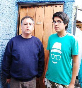 Hugo y Daniel Hurtado van contra la corriente en Chile: un asalariado no puede darse el lujo de enviar a su hijo a la universidad. Crédito: Marianela Jarroud/IPS