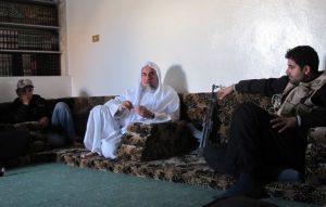El jeque Jattab preside un tribunal islámico en Siria. Crédito: Shelly Kittleson/IPS