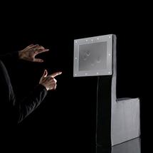 Crean un ordenador robótico que se manipula a distancia, con los gestos de las manos