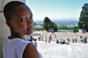 Nhlalala Rithatso, una alumna de tercer año de Limpopo en el campus de la Universidad de Ciudad del Cabo. Crédito: Rebekah Funk/IPS