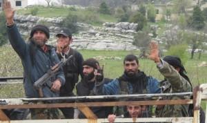 Combatientes contra el gobierno sirio en las montañas de la región de Latakia. Crédito Shelly Kittleson/IPS