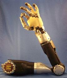 Desarrollan extremidades robóticas controladas por la mente 