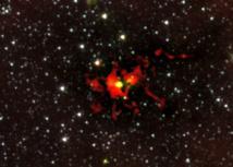 ALMA capta la imagen de un útero estelar que gesta a una estrella gigante
