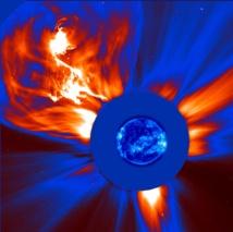 El satélite SOHO muestra la violencia de las explosiones solares