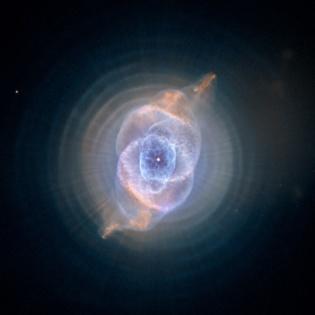 La Nebulosa Ojo de Gato muestra el espectáculo del final de una estrella