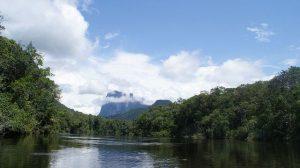 El cerro Autana, parque nacional y 