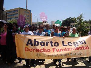 Mujeres marchan en 2009 contra la ley antiaborto de República Dominicana. Crédito: Elizabeth Eames Roebling/IPS.