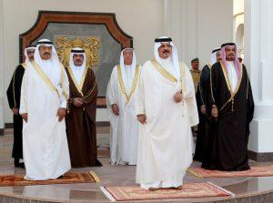 El nuevo gobierno de Bahrein presta juramento frente al rey Hamad en noviembre de 2010. Crédito: Ministerio de Relaciones Exteriores/cc by 2.0