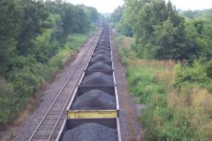 Los trenes de carbón pierden casi medio kilo de polvo tóxico por vagón cada 1,5 kilómetros, advierten activistas ambientales. Crédito Scott Granneman / cc by 2.0