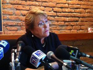 Michelle Bachelet habla con corresponsales de medios internacionales. Crédito: Marianela Jarroud/IPS