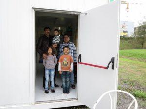 Ziad Ali y su familia en su “hogar” en Suiza. Crédito: Ray Smith/IPS.