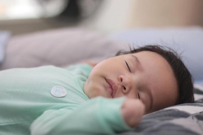 Los padres tardan seis años en recuperar el sueño tras el parto