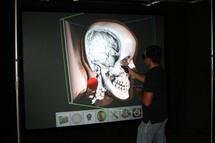 Crean una pared virtual para manipular objetos en 3D
