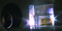 Investigadores del Departamento de Física de la UJI desarrollan con materiales semiconductores la hoja artificial, un dispositivo para producir hidrógeno en medio acuoso únicamente con luz solar