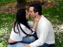 La oxitocina fomenta la fidelidad de los hombres emparejados
