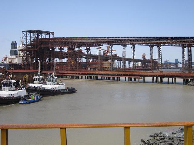 Desarrollo portuario engendra progreso y víctimas en Brasil