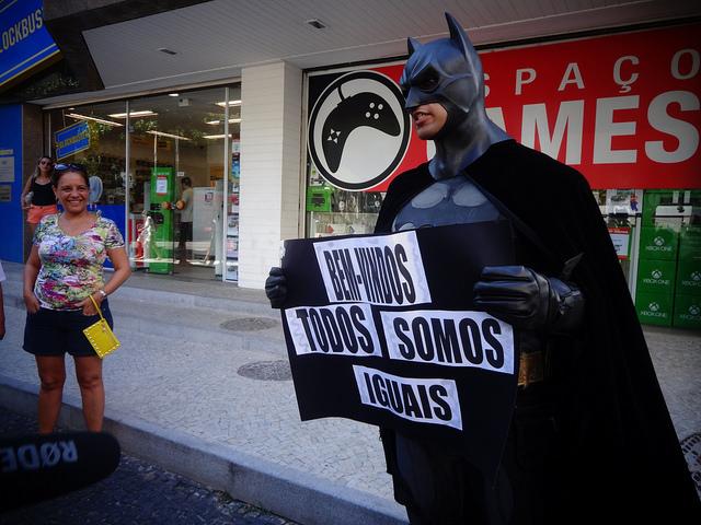 Rolezinhos de Brasil reclaman derecho juvenil al consumismo