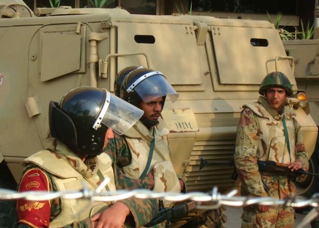 Militares de Egipto proponen una Constitución digna de un general