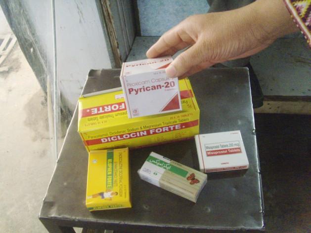 Medicinas contrabandeadas salvan vidas en Pakistán