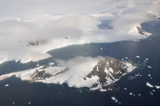 Los icebergs dañan los ecosistemas de la costa de la Península Antártica