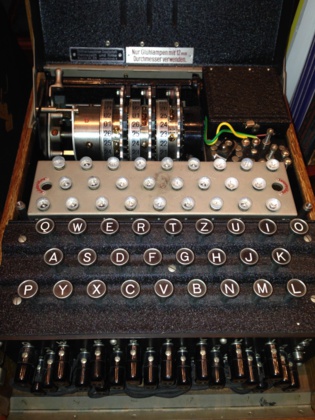 El cerebro toma decisiones con el método que usó Turing para romper el código Enigma