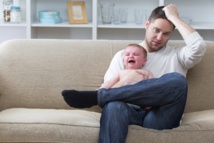 El llanto de los hijos reduce los niveles de testosterona de los padres