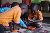 Las tabletas ayudan a alfabetizar a niños pobres