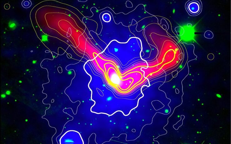 Un cúmulo de galaxias viaja por una autopista cósmica de gas